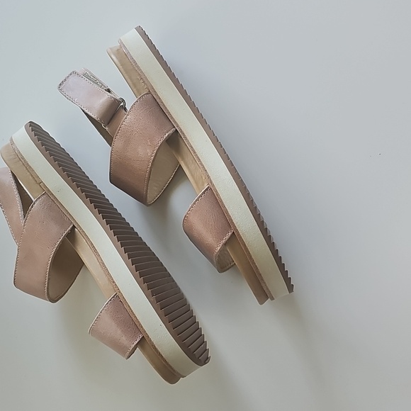 NWOT Nisolo Almond Sandals with Cushioned Footbed and Slingback Go To Flatform - Picture 8 of 10